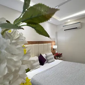 Golf View Suites-golf Course Road Hotel